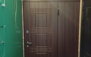 стальная тамбурная дверь вид внутри