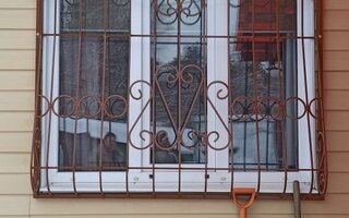 решетка сварная дутая на трехстворчатое окно